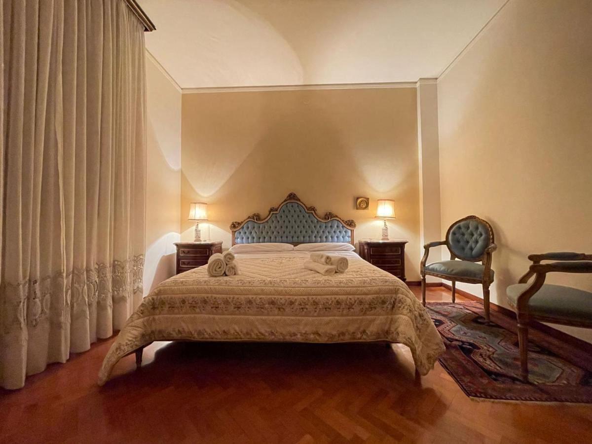 Royal Suite - Near Station & City Center Modena Bagian luar foto