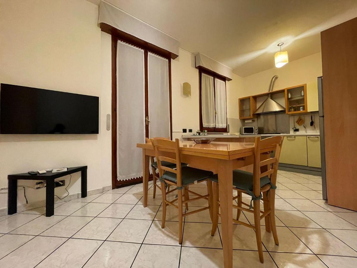Royal Suite - Near Station & City Center Modena Bagian luar foto